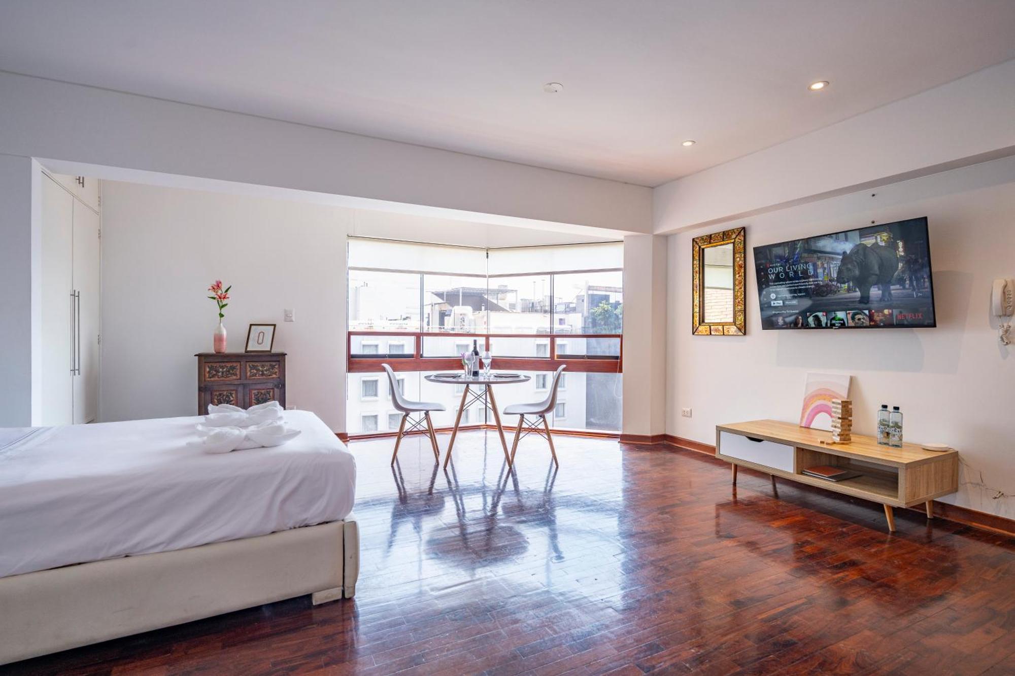 Chateau Studios By Vibrant ลิมา ภายนอก รูปภาพ