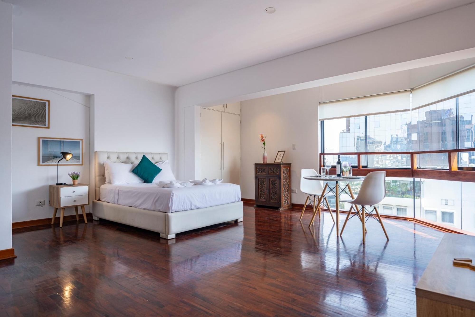 Chateau Studios By Vibrant ลิมา ภายนอก รูปภาพ